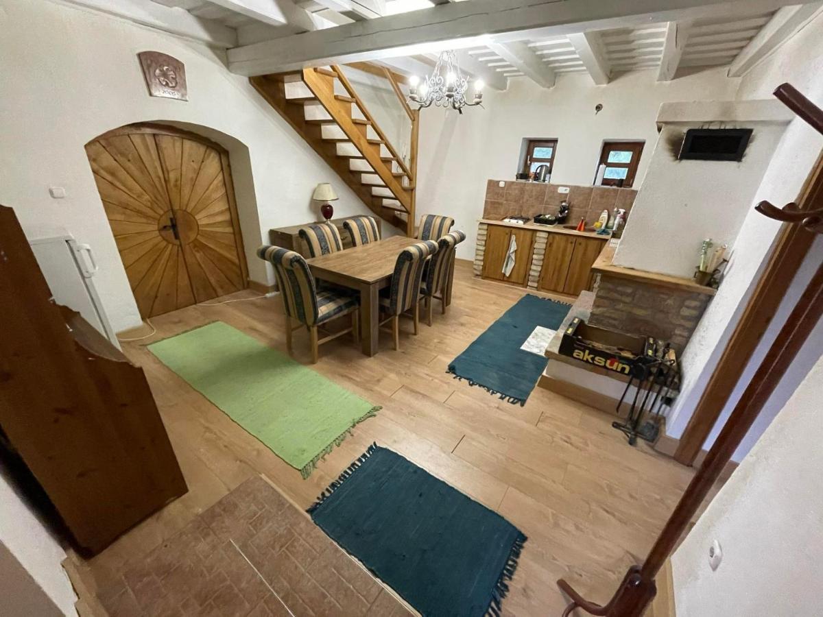 Borospince Vendeghaz Villa Pécsely Exteriör bild