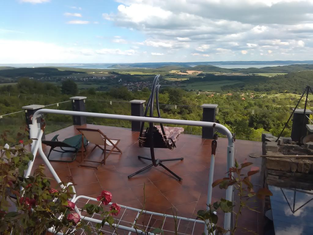 Borospince Vendeghaz Villa Pécsely Exteriör bild