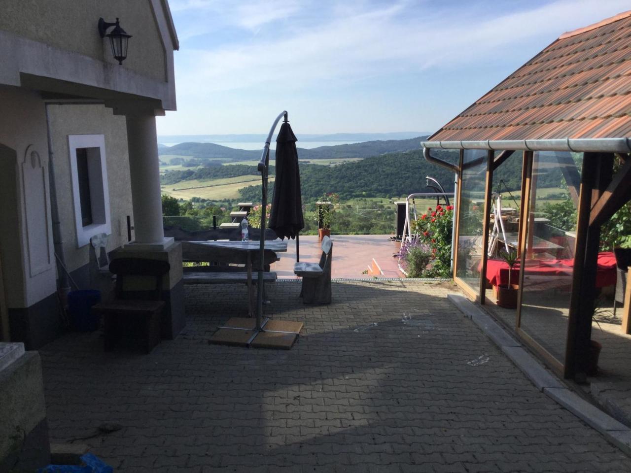 Borospince Vendeghaz Villa Pécsely Exteriör bild