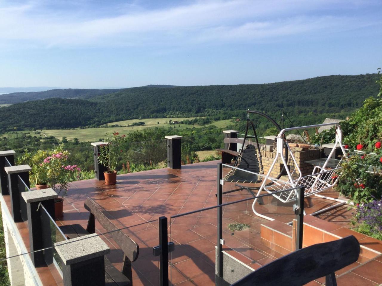 Borospince Vendeghaz Villa Pécsely Exteriör bild